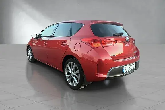 Toyota Auris 2013 photo 3