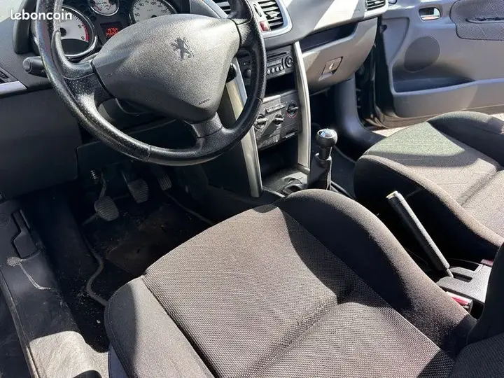 Peugeot 207 2007 photo 3