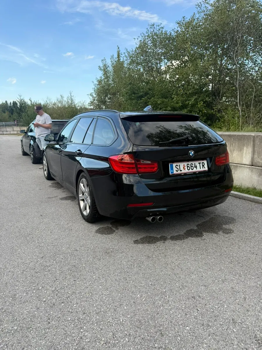 BMW 3 Series 2012 photo 2