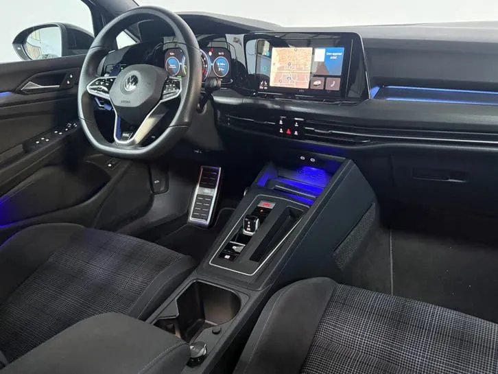 Volkswagen Golf 2021 photo 2