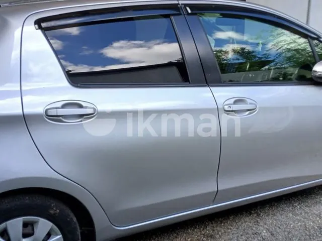 Toyota Vitz 2015 photo 3