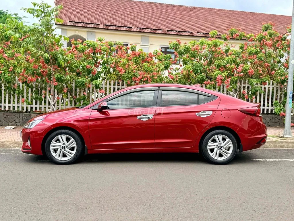 Hyundai Elantra 2019 photo 3