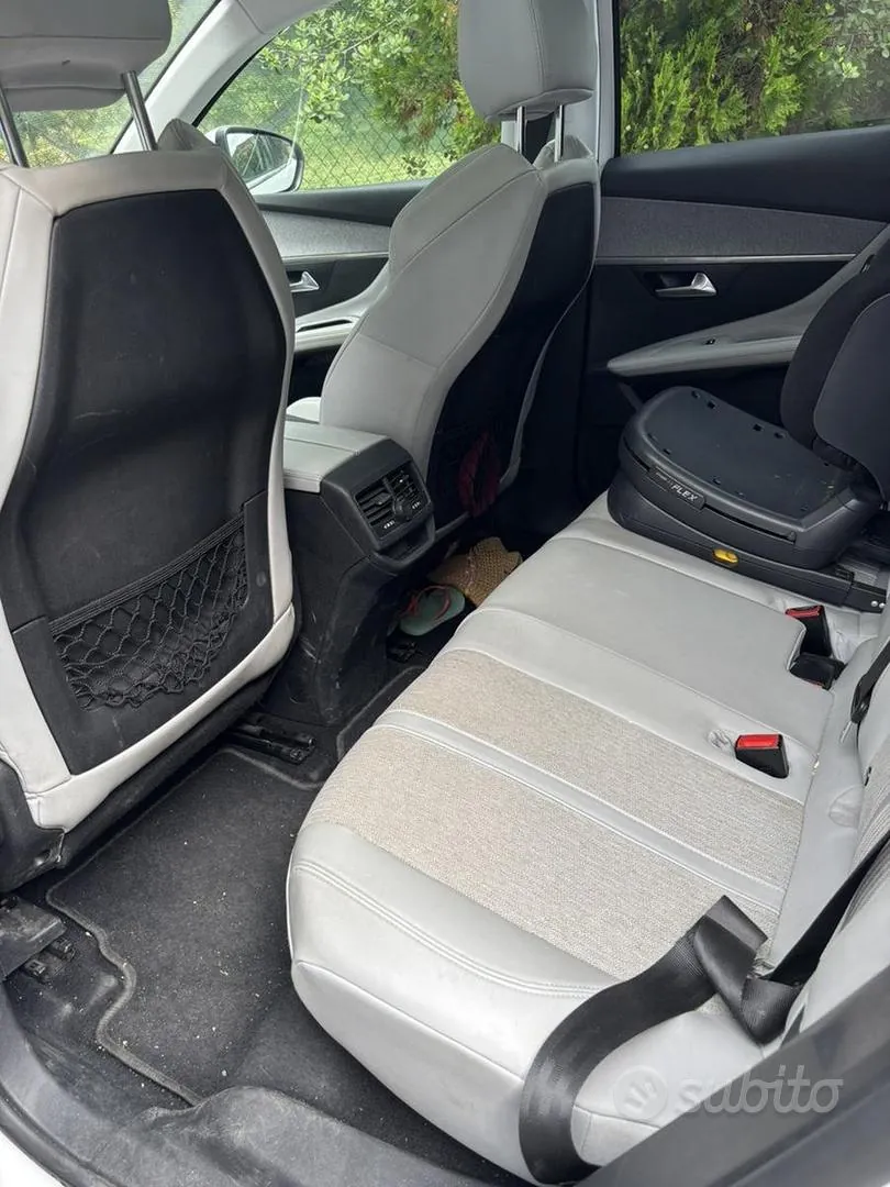 Peugeot 3008 2018 photo 2