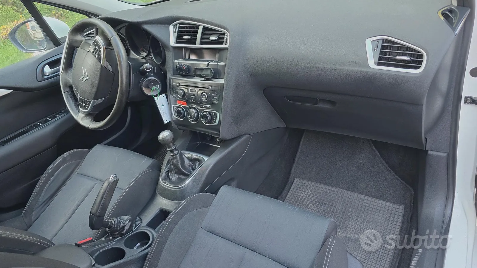 Citroen C4 2012 photo 5