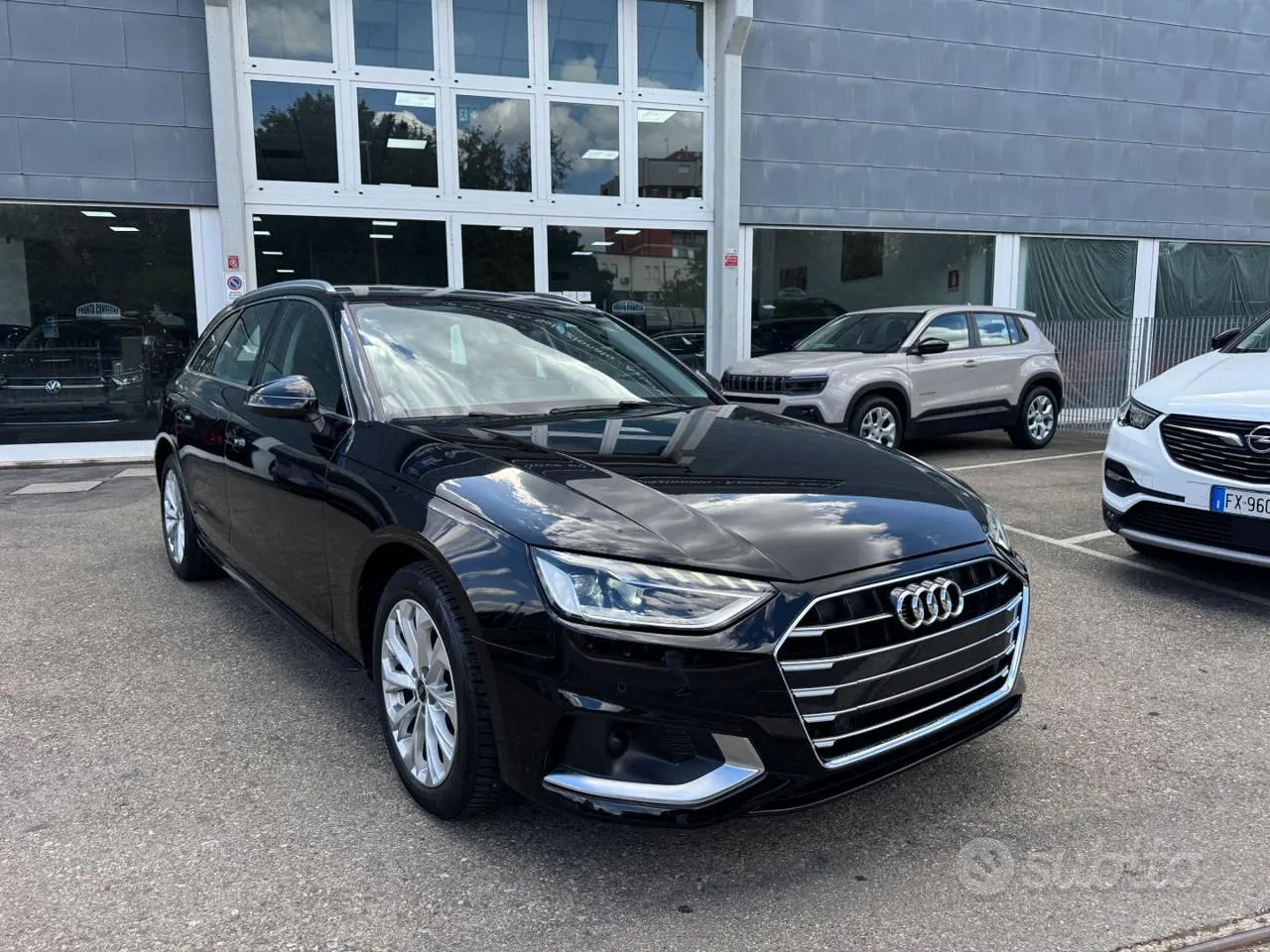 Audi A4 Avant 2023 photo 2