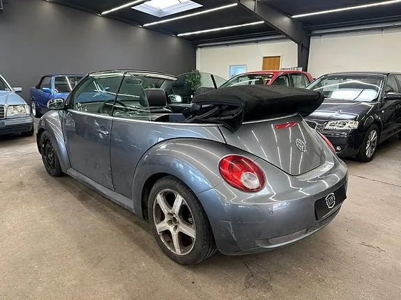 Volkswagen New Beetle 2005 photo 4