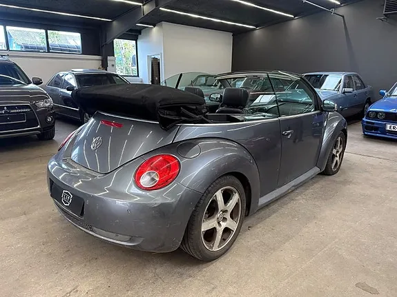 Volkswagen New Beetle 2005 photo 3