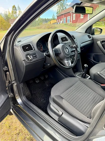 Volkswagen Polo 2012 photo 3
