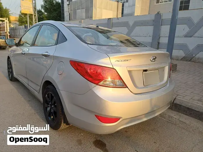 Hyundai Accent 2013 photo 2