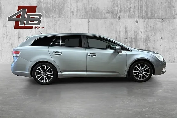 Toyota Avensis 2011 photo 4