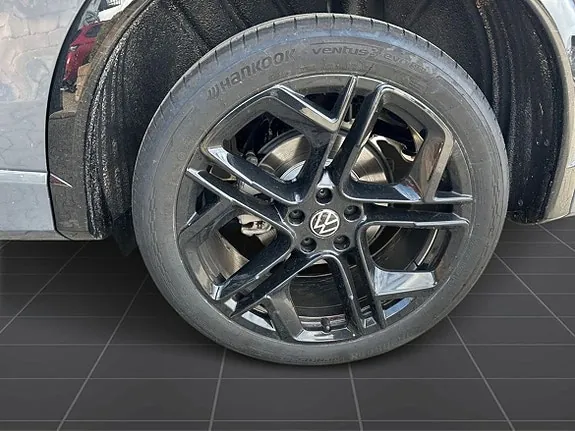 Volkswagen Tiguan 2025 photo 2