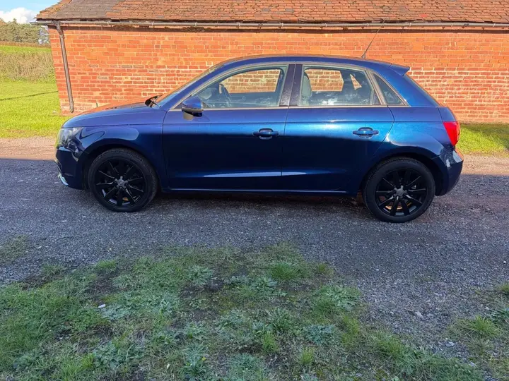 Audi A1 2012 photo 5