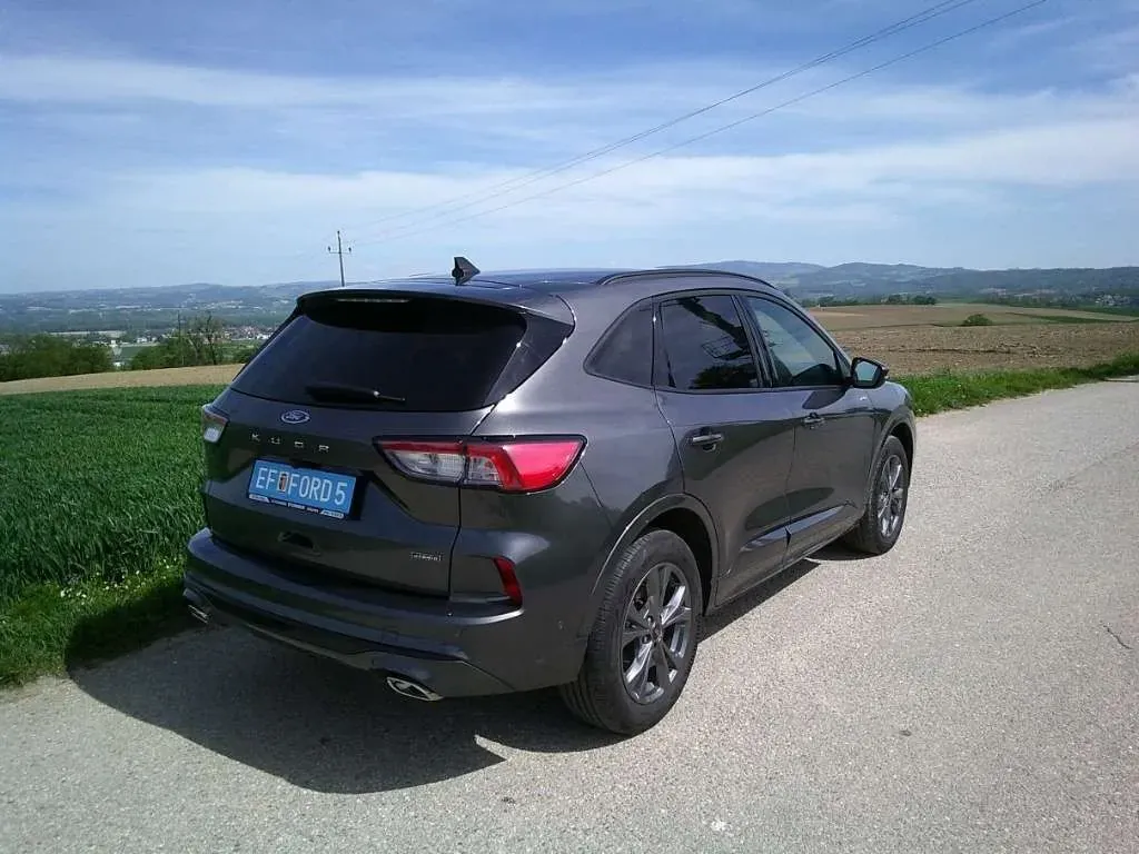 Ford Kuga 2023 photo 2