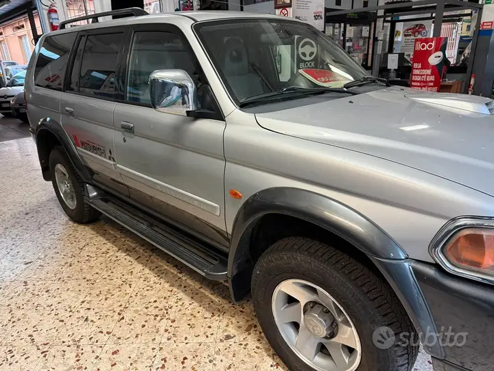 Mitsubishi Pajero Sport 2002 photo 3