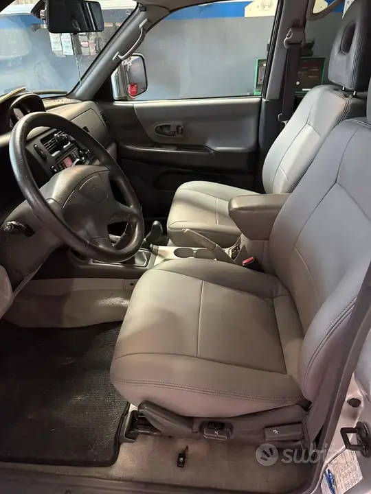 Mitsubishi Pajero Sport 2002 photo 4