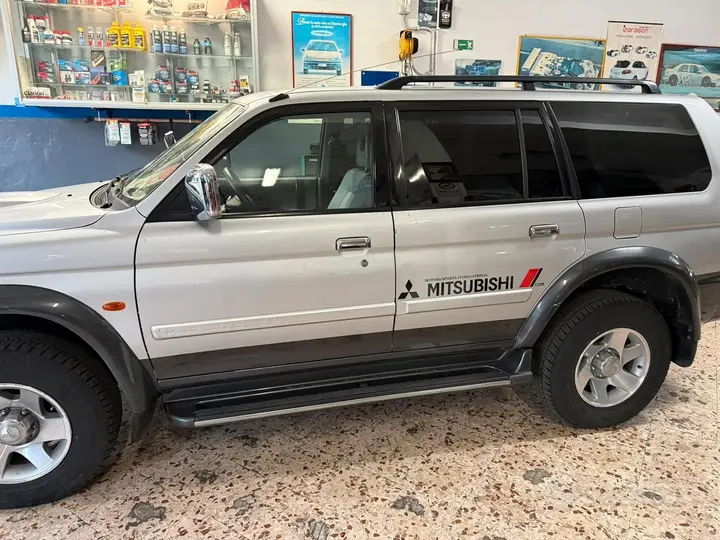 Mitsubishi Pajero Sport 2002 photo 2