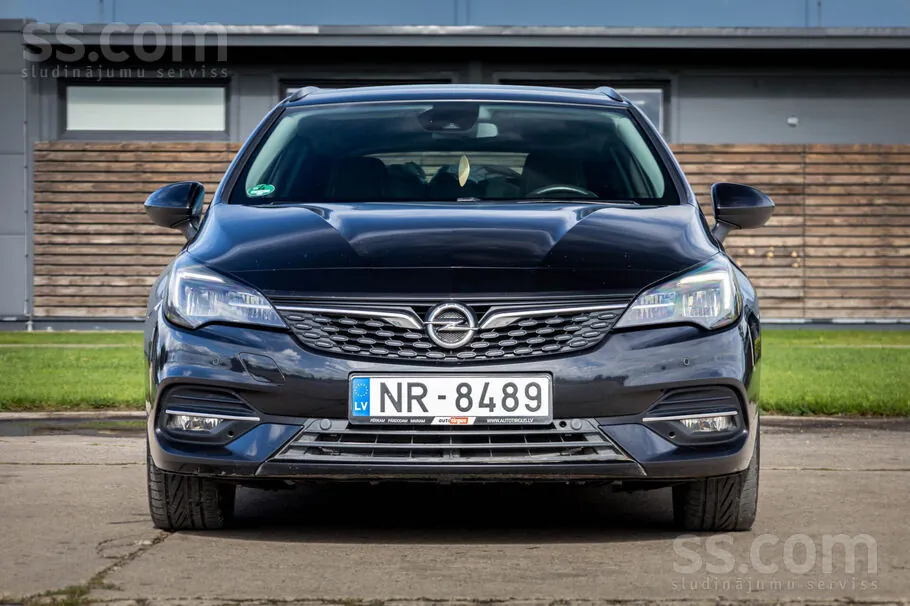 Opel Astra 2021 photo 2