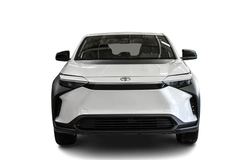 Toyota Bz4X 2023 photo 2
