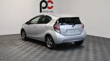 Toyota Aqua 2015 photo 5