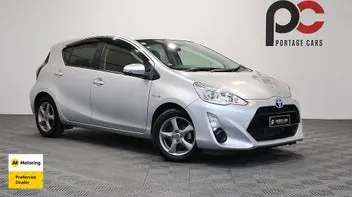 Toyota Aqua 2015 photo 2