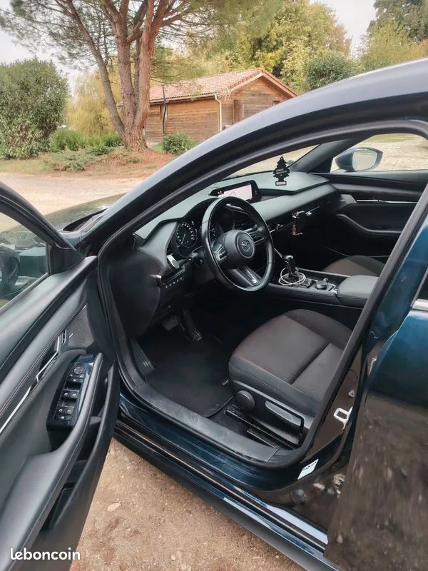 Mazda 3 2021 photo 3