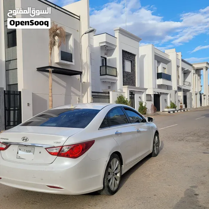 Hyundai Sonata 2012 photo 2