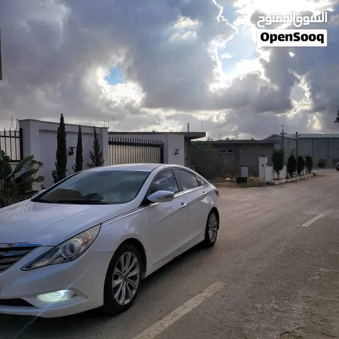 Hyundai Sonata 2012 photo 4