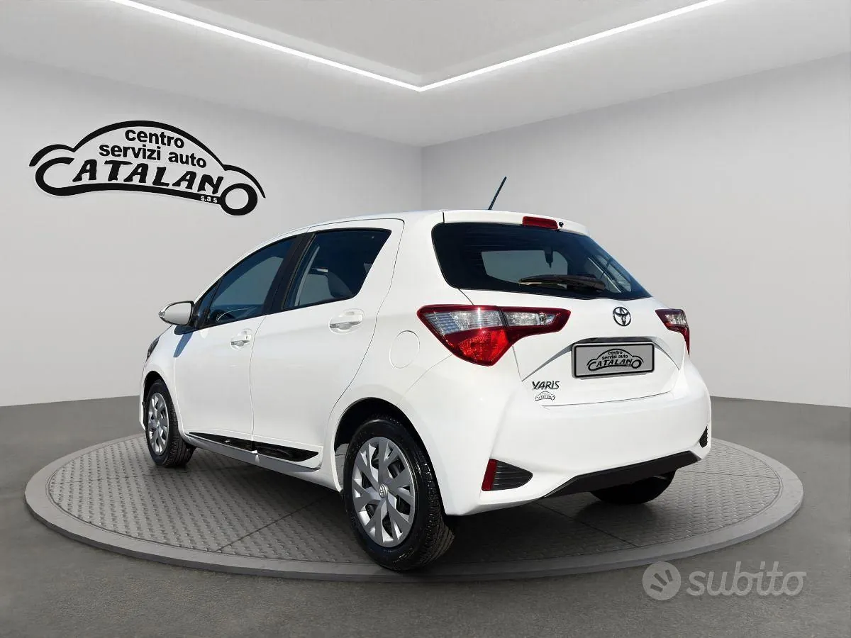 Toyota Yaris 2018 photo 3
