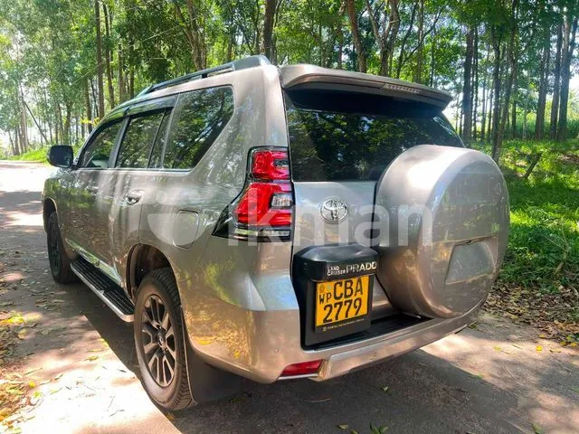 Toyota Land Cruiser Prado 2017 photo 3