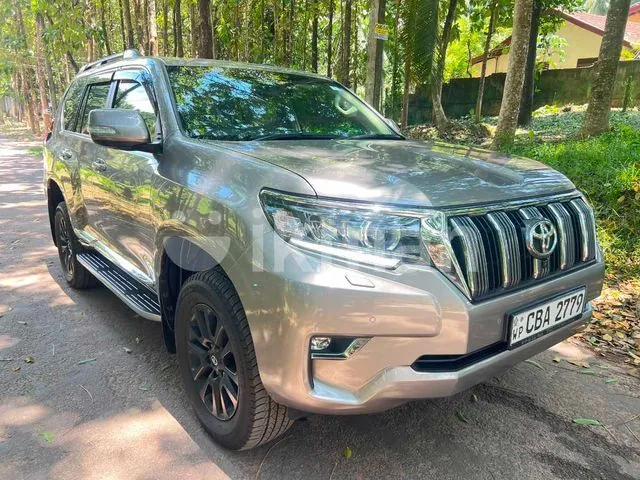 Toyota Land Cruiser Prado 2017 photo 2
