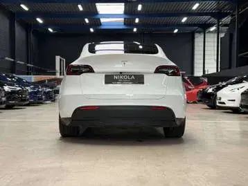 Tesla Model Y 2024 photo 3