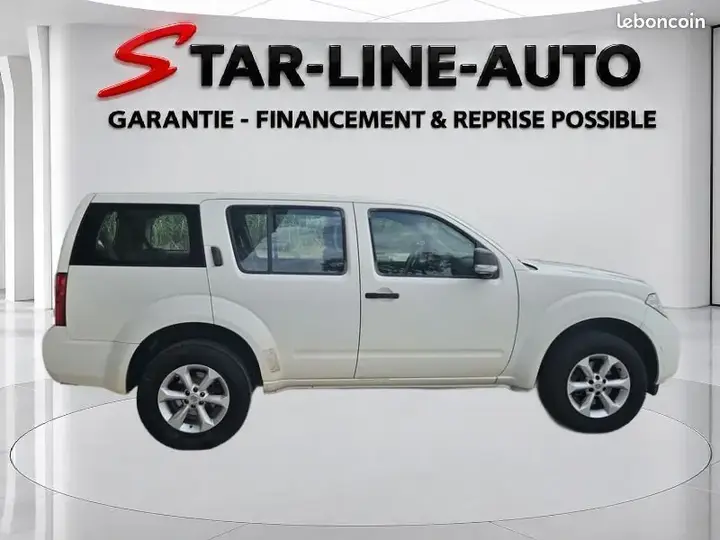 Nissan Pathfinder 2011 photo 2