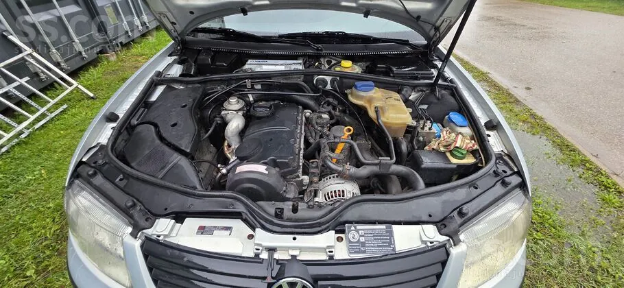 Volkswagen Passat 2000 photo 2