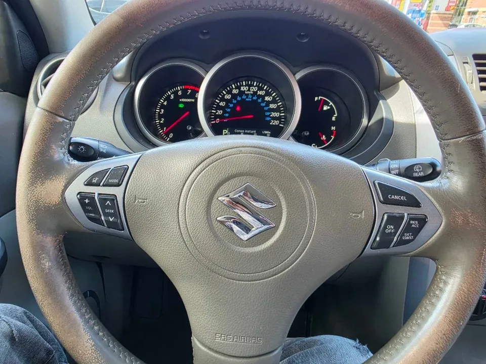 Suzuki Grand Vitara 2012 photo 4