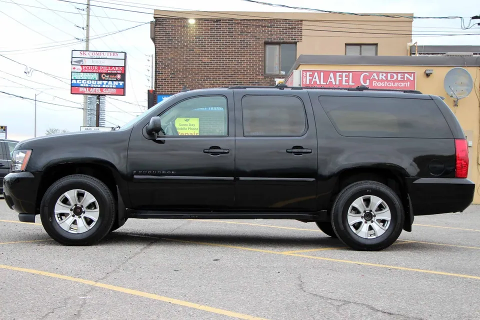 Chevrolet Suburban 2007 photo 4