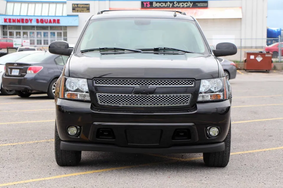 Chevrolet Suburban 2007 photo 2
