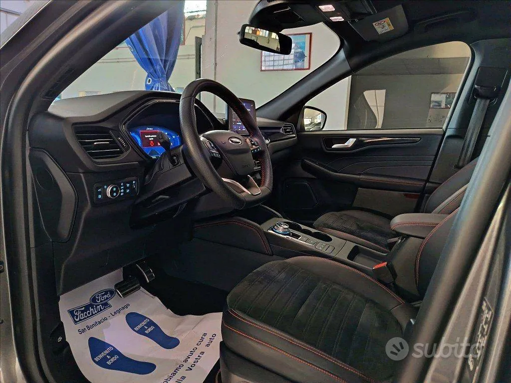 Ford Kuga 2023 photo 2