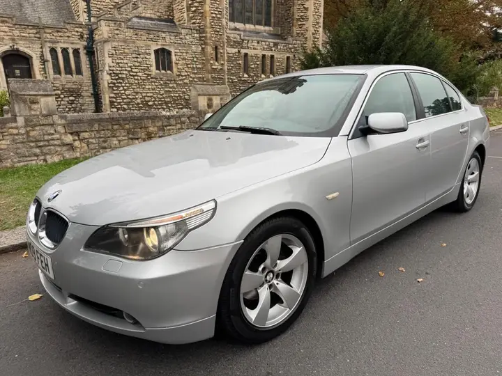 BMW 5 Series 2009 photo 2