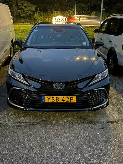 Toyota Camry 2024 photo 2