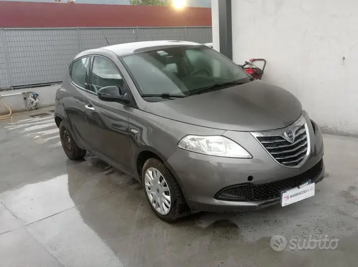 Lancia Ypsilon