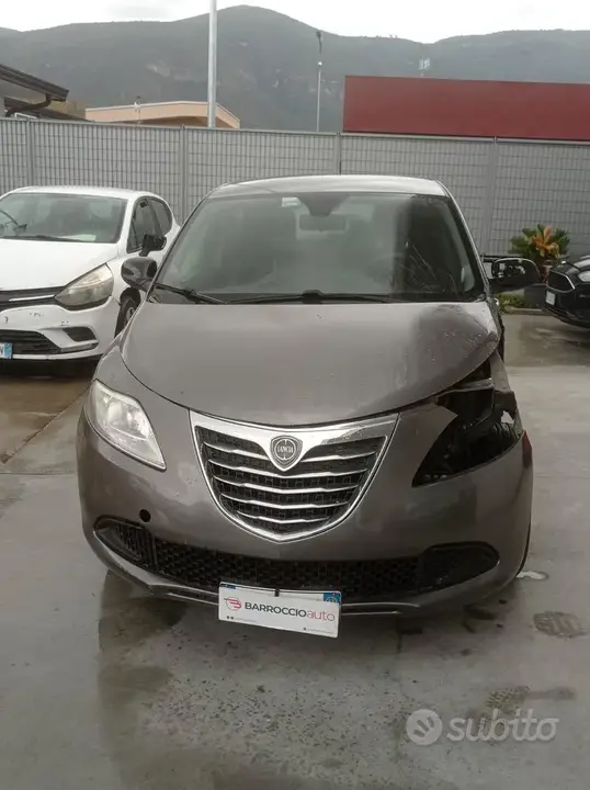 Lancia Ypsilon 2011 photo 2