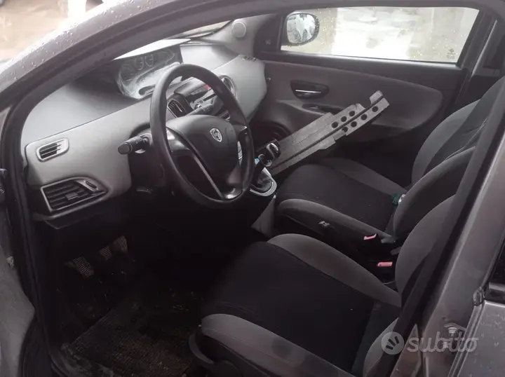 Lancia Ypsilon 2011 photo 4