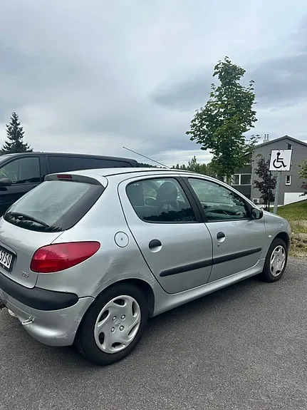 Peugeot 206 2003 photo 4