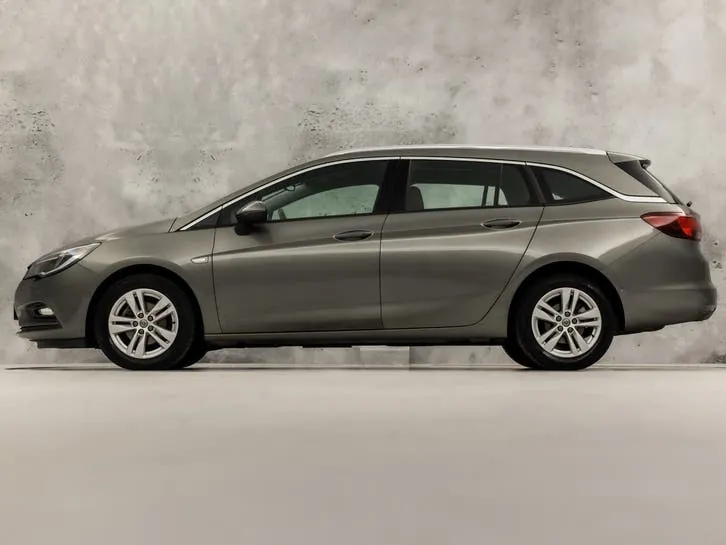 Opel Astra 2019 photo 2