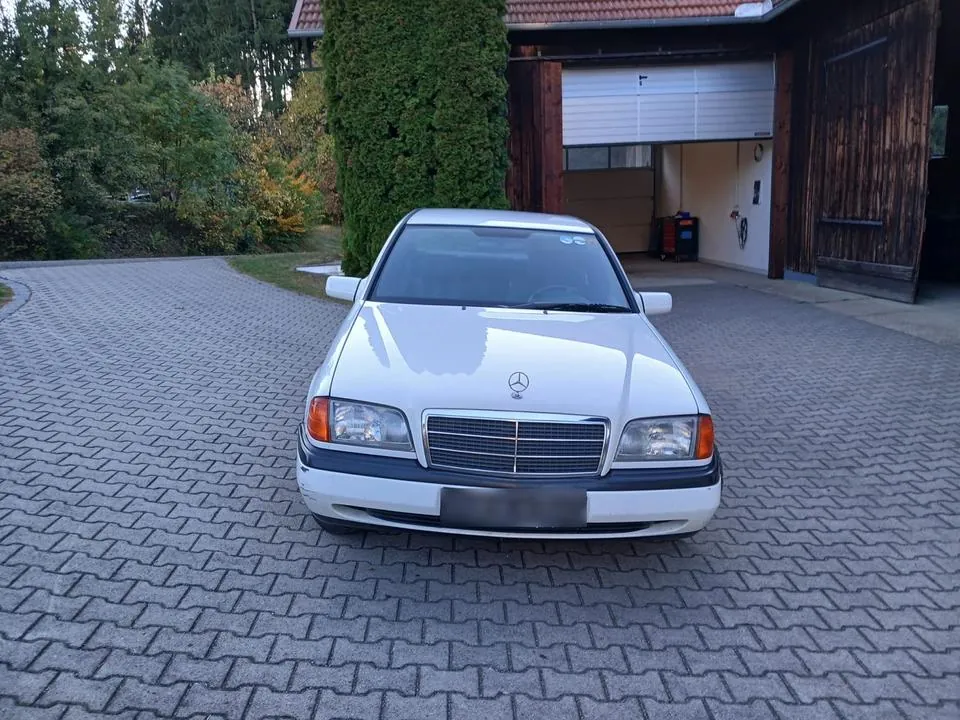 Mercedes-Benz C 180
