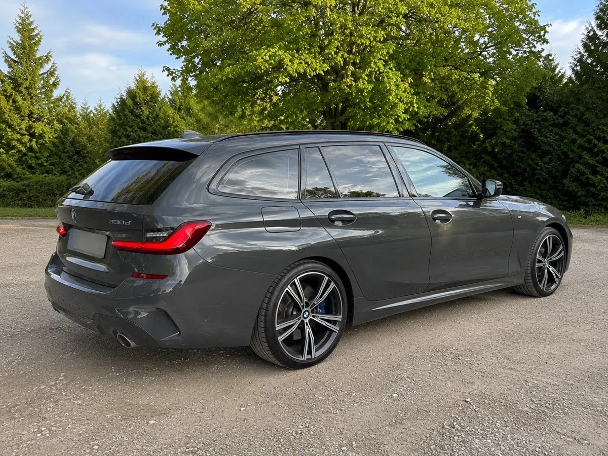 BMW 3 Series 2019 photo 3