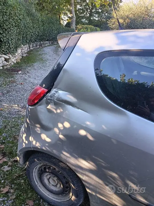 Mitsubishi Colt 2006 photo 5