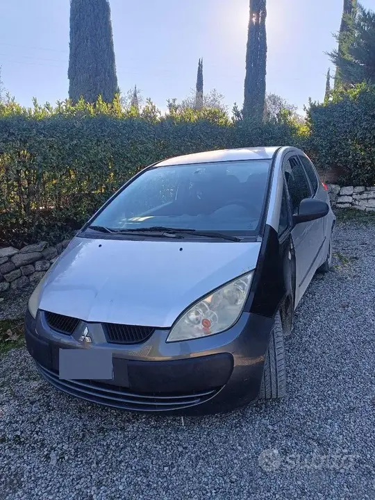 Mitsubishi Colt 2006 photo 2