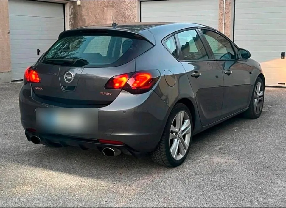 Opel Astra J