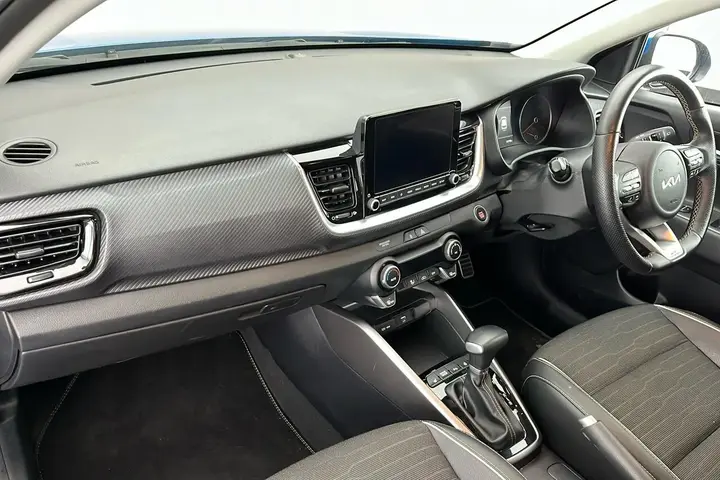 Kia Stonic 2023 photo 2